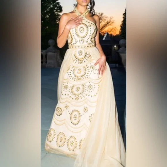 Gold prom gown - Picture 2 of 3